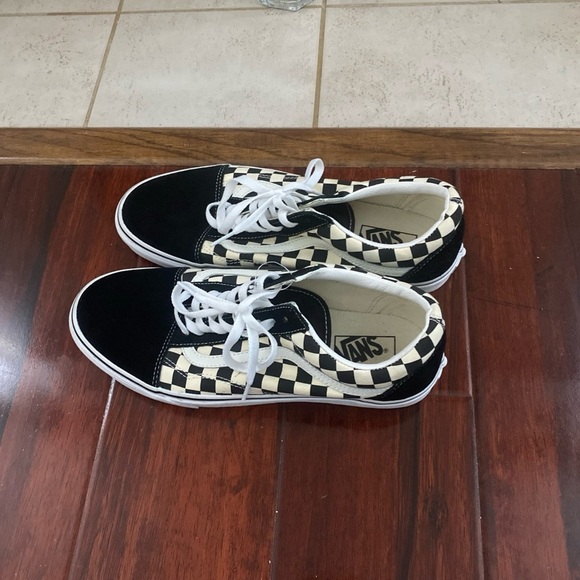 VANS “Off the Wall” Old Skool Blk/White Checkered low tops  NWOB - Picture 2 of 8